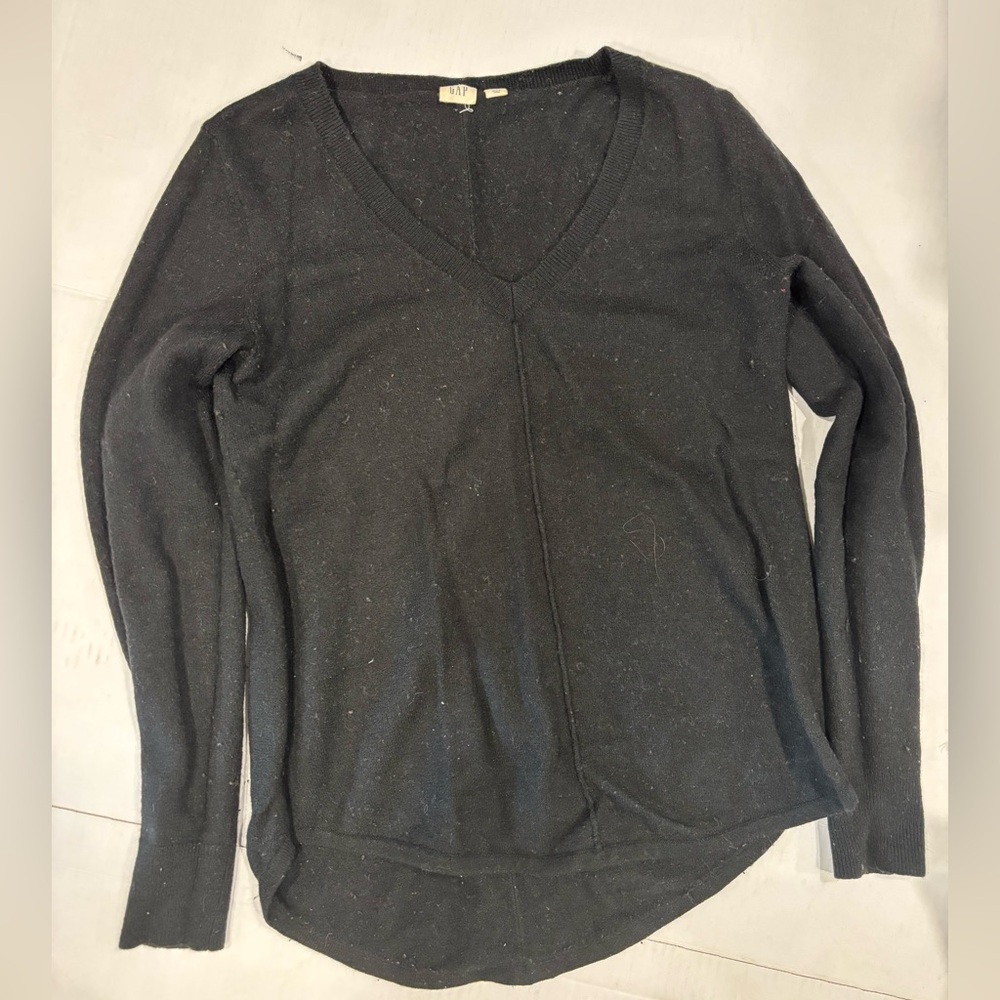 Gap vneck black sweater xs
